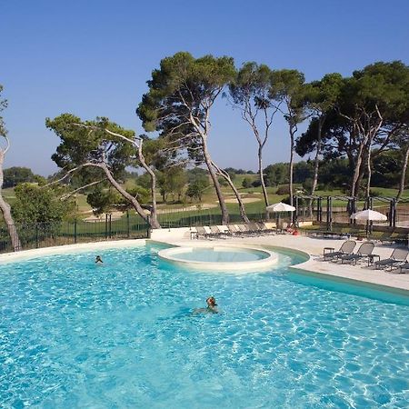 Madame Vacances Residence Provence Country Club Saumane-de-Vaucluse Стая снимка