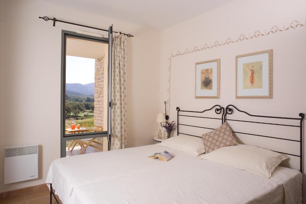 Madame Vacances Residence Provence Country Club Saumane-de-Vaucluse Стая снимка