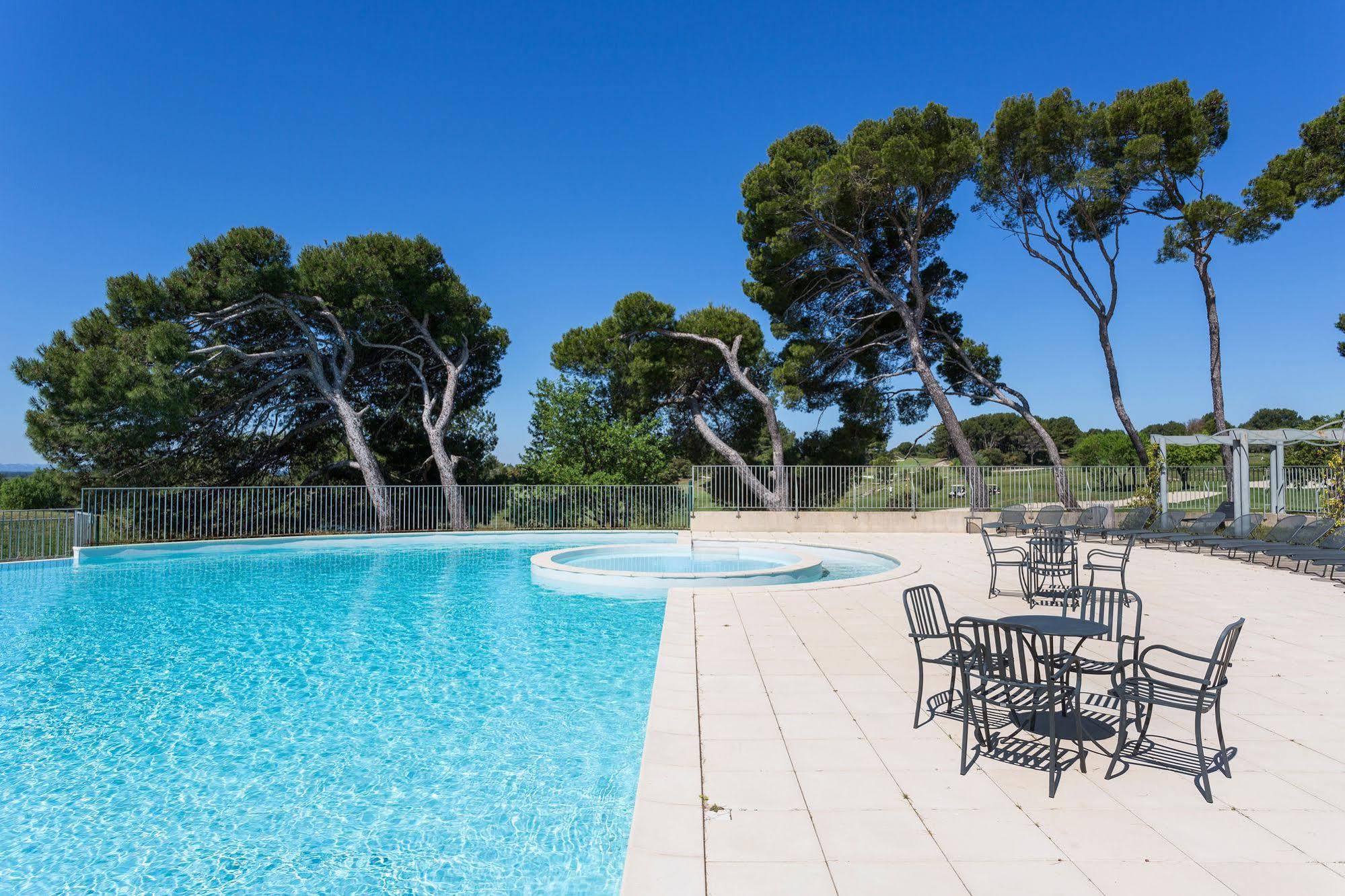 Madame Vacances Residence Provence Country Club Saumane-de-Vaucluse Екстериор снимка