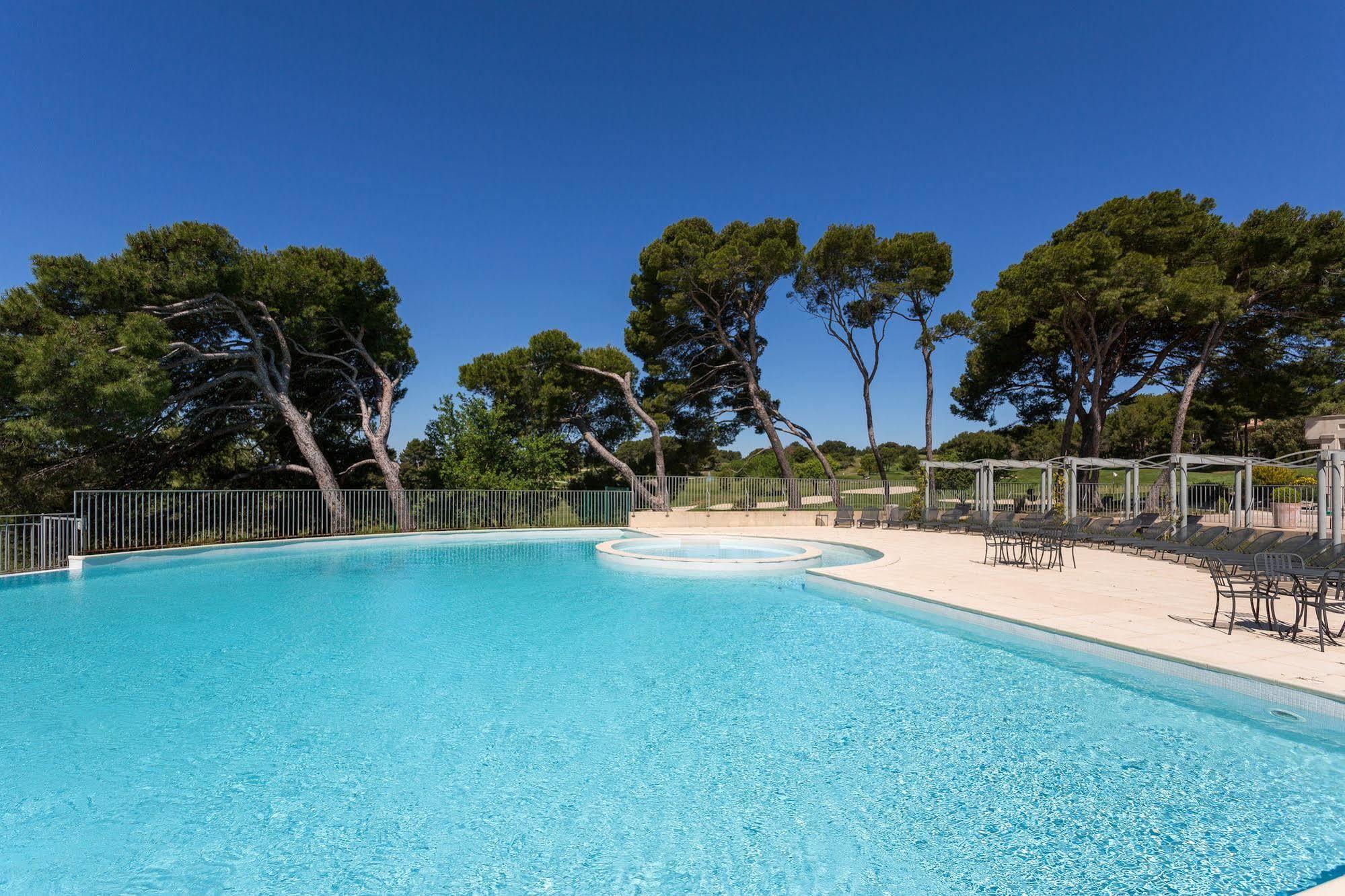 Madame Vacances Residence Provence Country Club Saumane-de-Vaucluse Екстериор снимка